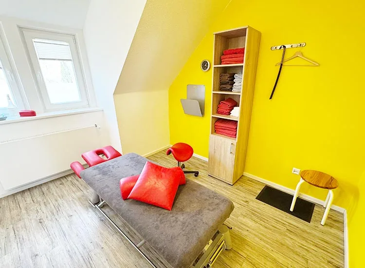 ein weiteres, freundliches Behandlungszimmer im Therapiezentrum Röthig